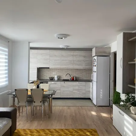 Lumi Apartament 2 *